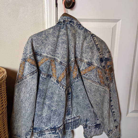 Jean jacket - Picture 2 of 3